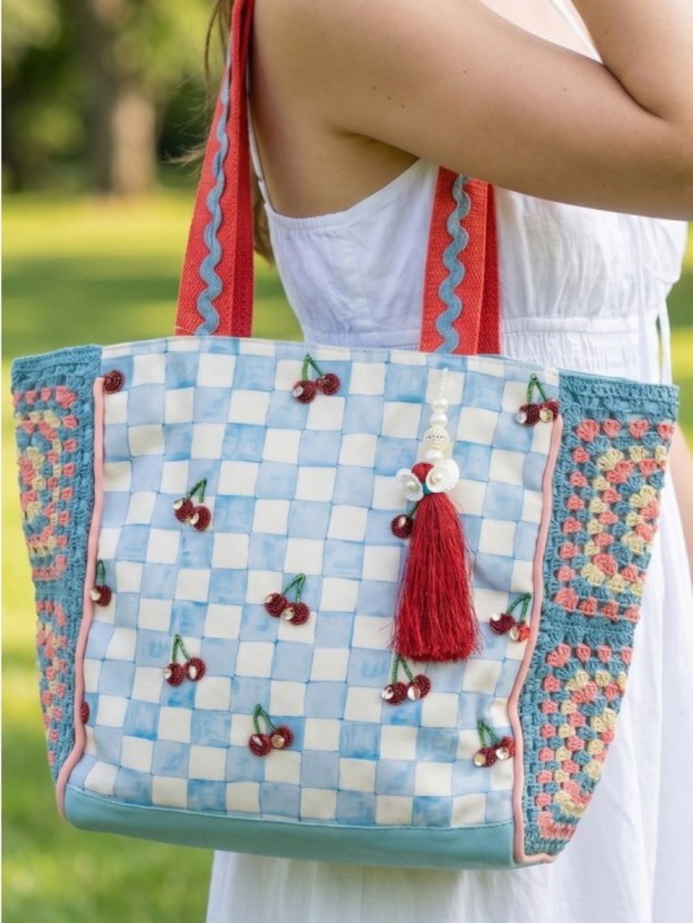 CHECKERBOARD CHERRY BEAD CROCHET PANEL
TOTE BAG